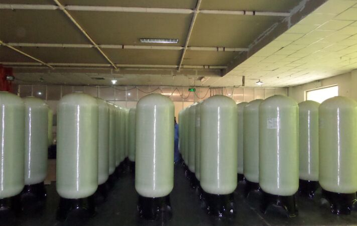 玻璃鋼樹(shù)脂罐生產(chǎn)車間