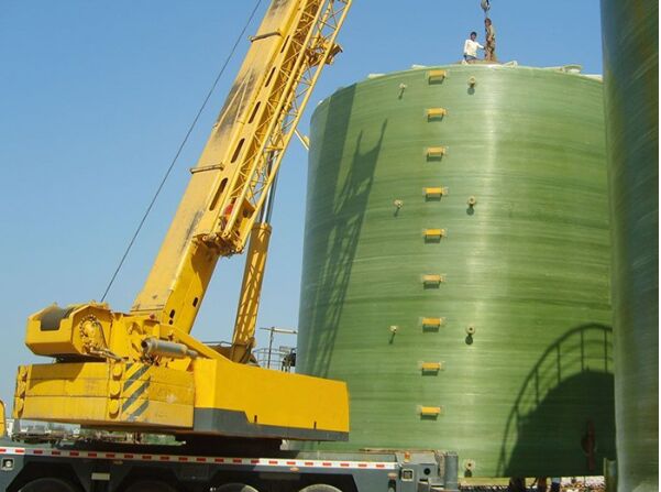 大型纏繞玻璃鋼儲罐現(xiàn)場施工